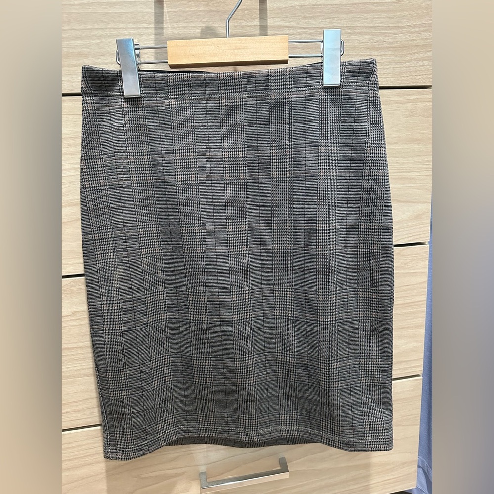 Classic Gray Plaid Skirt